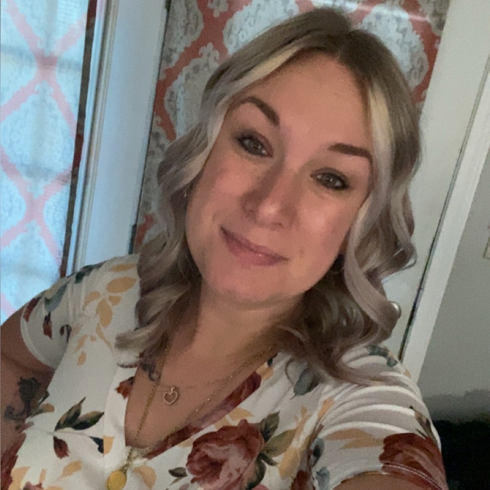 Meet your Posher, Lauren
